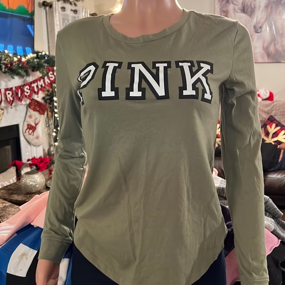 PINK Victoria's Secret Sweaters - Pink 😊